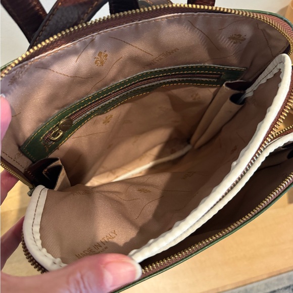 Leather Purse/Back Pack Style - Picture 9 of 13